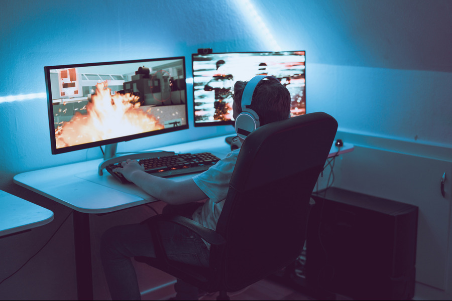 Between logging off and staying longer in the world of online play