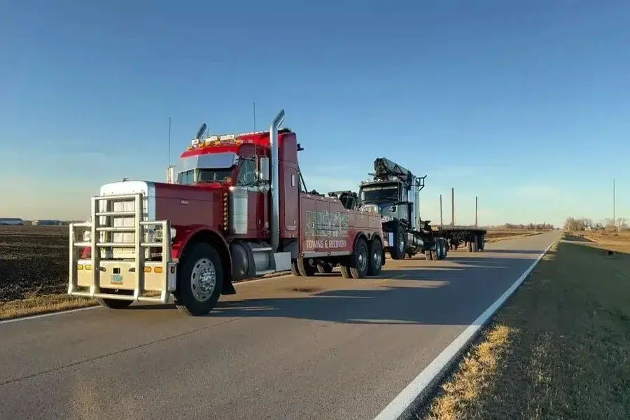 Semi Truck Recovery on the Hudson Valley Corridor: How Professional Operators Handle It