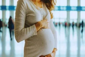 Which High-Risk Pregnancy Cases Require Long-Distance Medical Transfers?