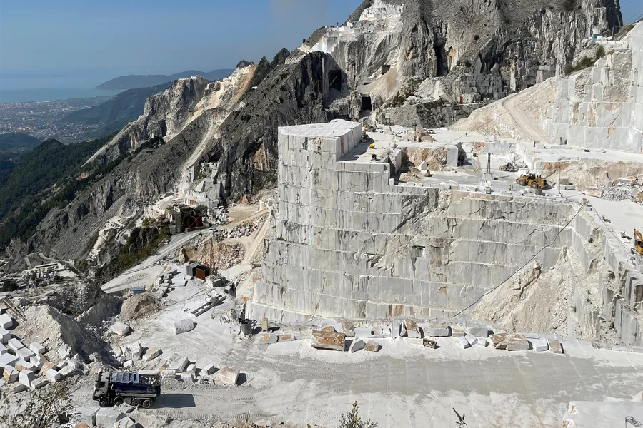 Why Natural Stone Remains a Popular Building Material